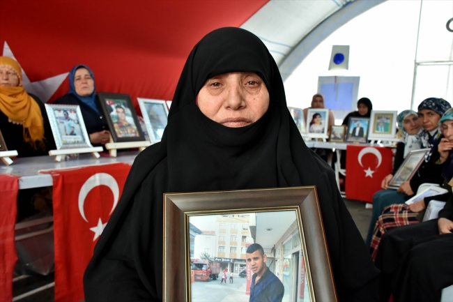 Evlat nöbetine 2 aile daha katıldı